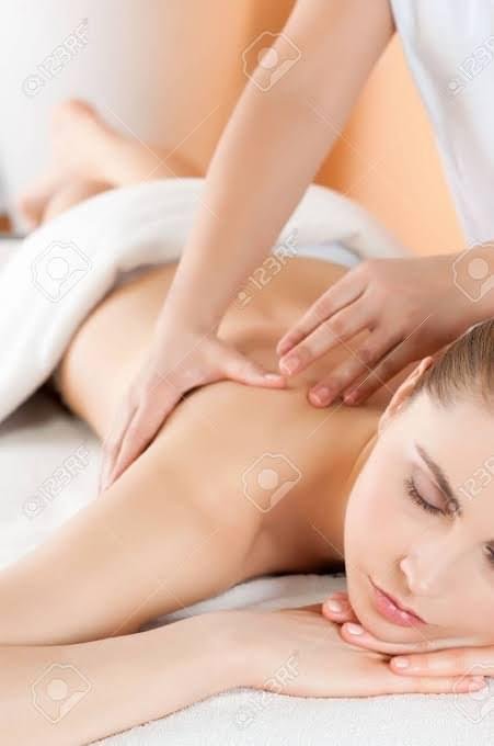 🌸 Guli Full Body Massage Center Karachi – Comfort, Care & Complete Relaxation 🌼