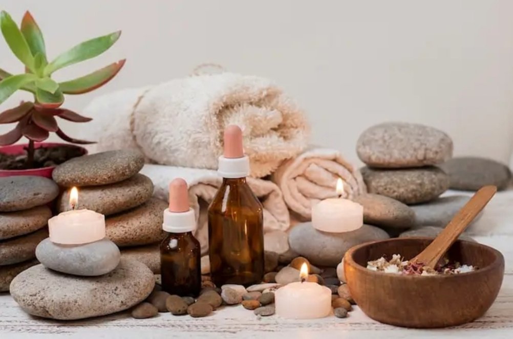 Home massage services for women only