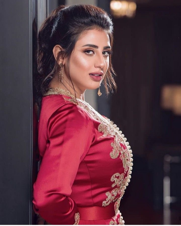 6baf7cbce7cc391f6050571a4ac7db95-1